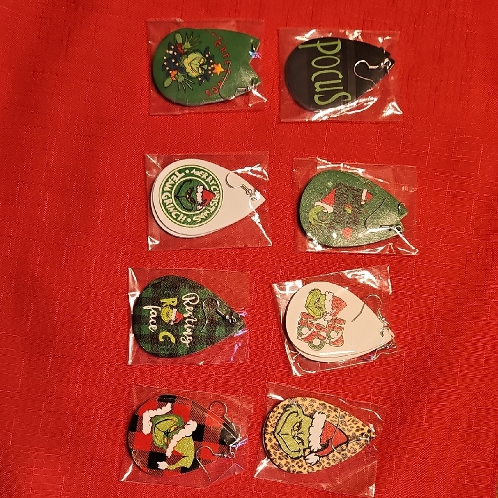 Festive Grinch-Themed Earrings Set